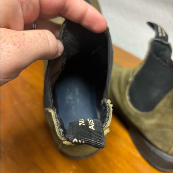 Blundstone Olive Green Chelsea Boots - Picture 5 of 7